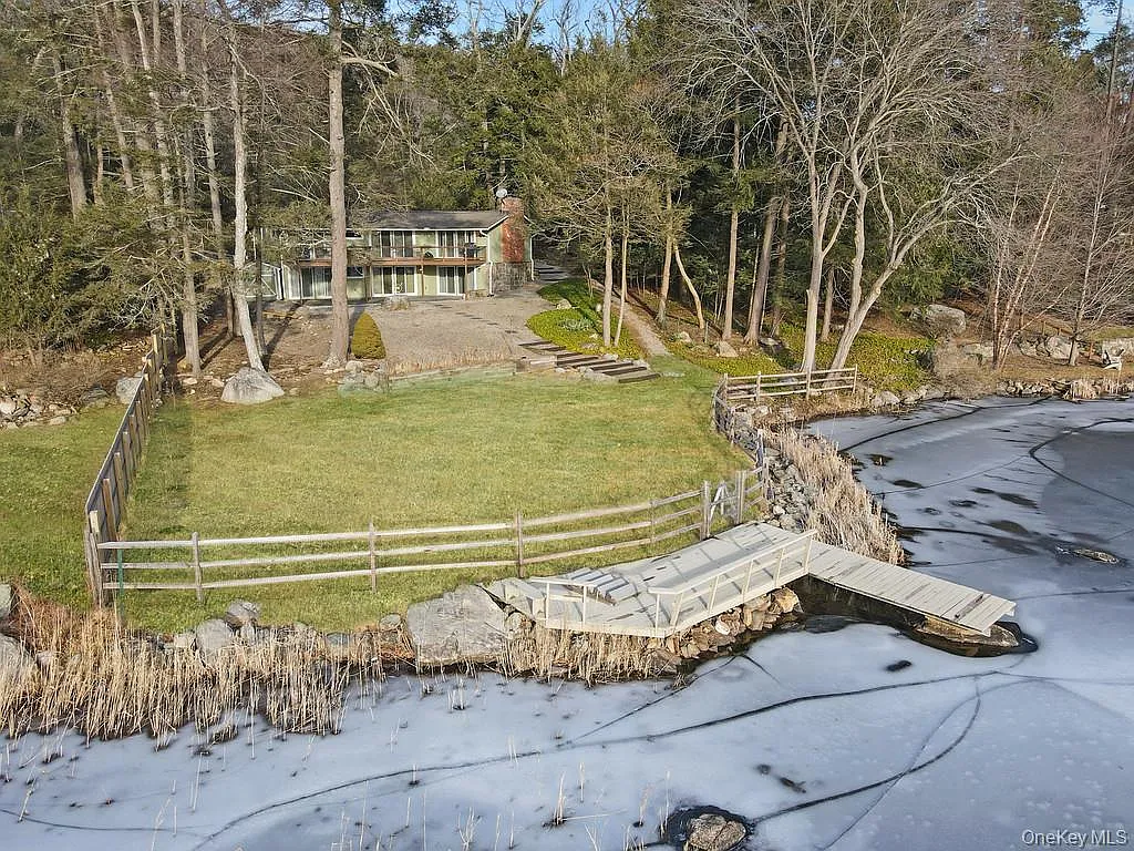 58 Twin Lakes Road photo 1
