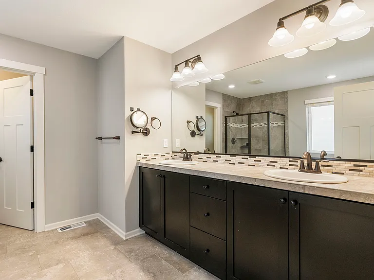 9433 SW Chopin Ln — Photo 17