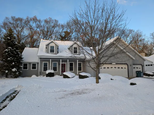 1040 N Robinhood Dr, Muskegon, MI 49445