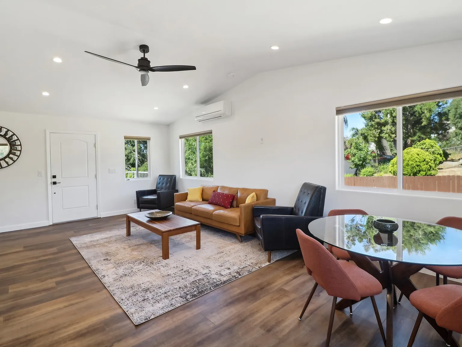2 bed, 1200 sqft, $3,495 — Photo 3