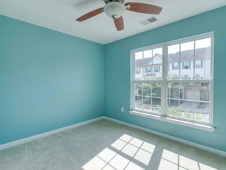 15676 Mendoza Ln — Photo 10