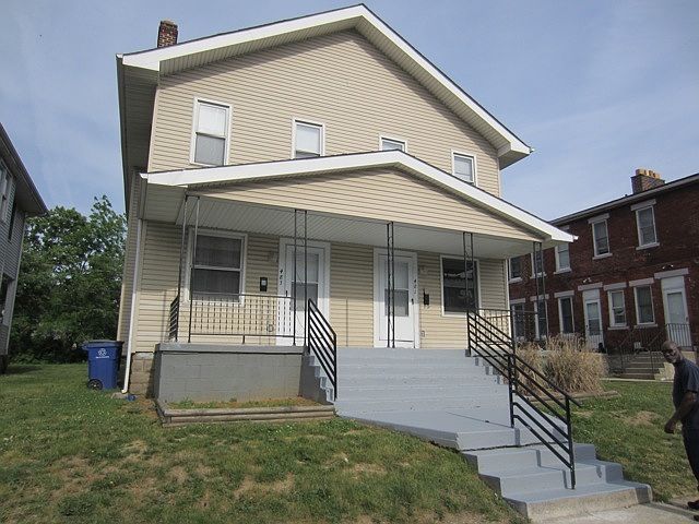 1st image of 483 Carpenter St
