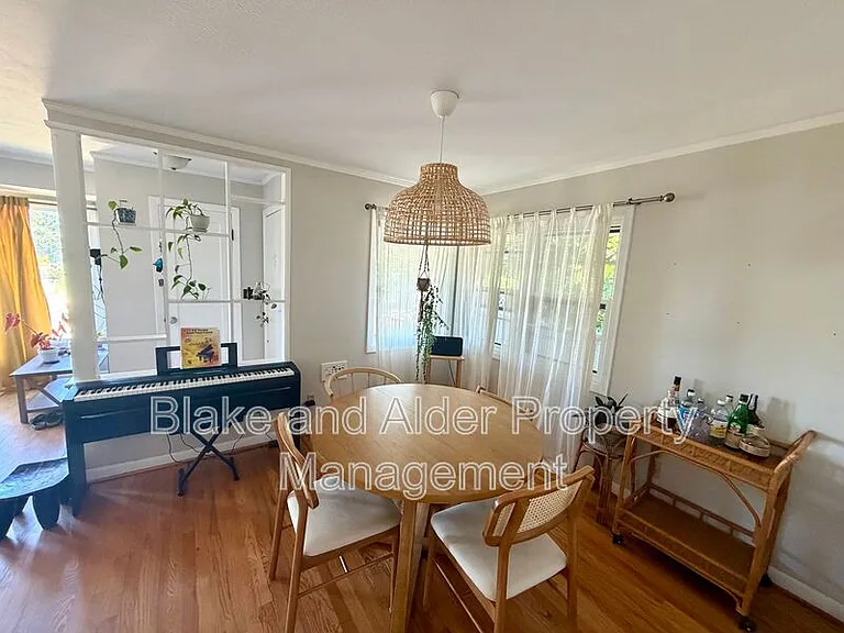 2727 NE 65th Ave — Photo 10
