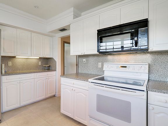 4th image of 129 Mockingbird Lane