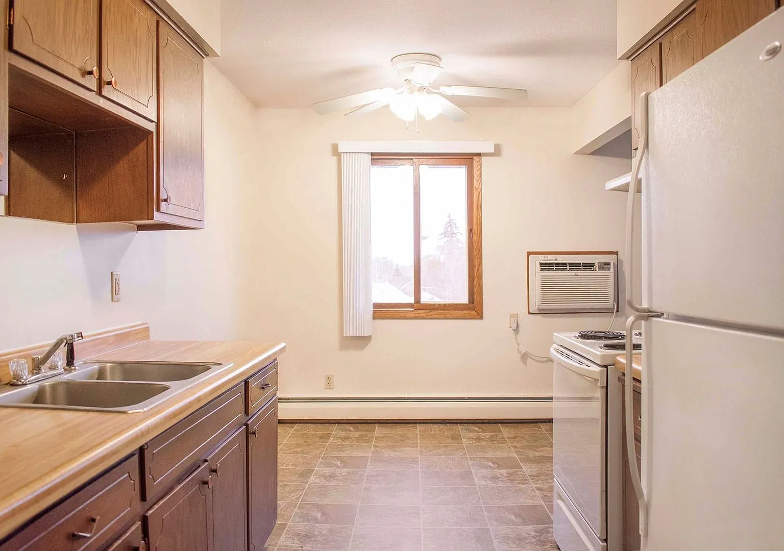 Elm Apartments — Photo 3