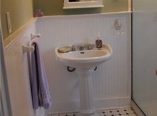 65 Shinnecock Rd #A, Hampton Bays, NY 11946