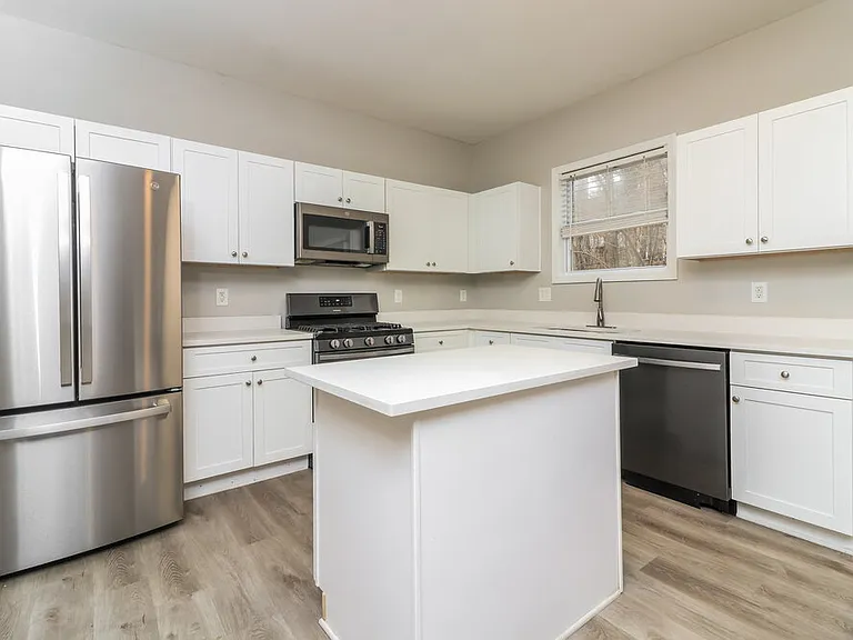 3643 Uppark Dr — Photo 9