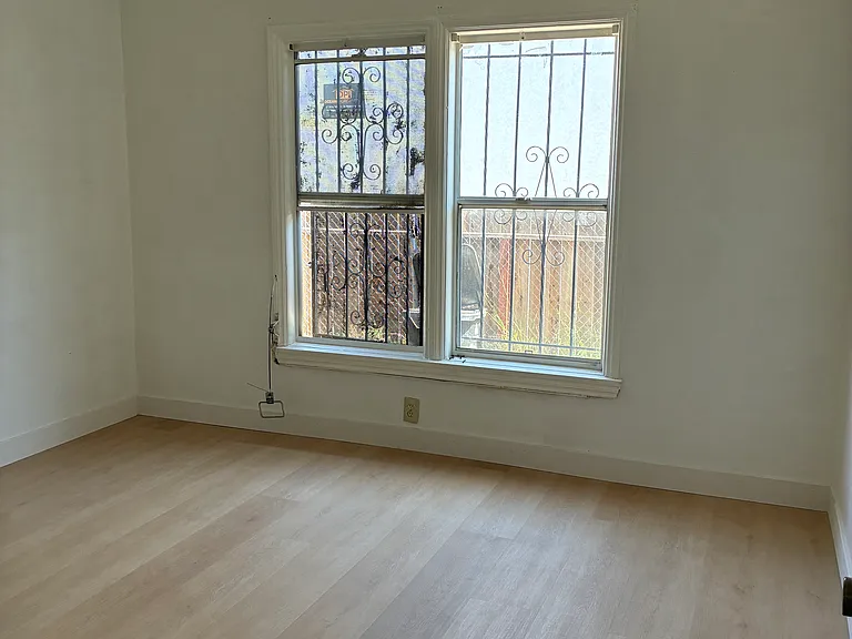 928 W 78th St #1/2 — Photo 7