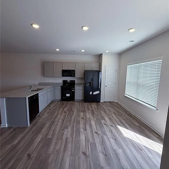 1015 Stiles Ct — Photo 5