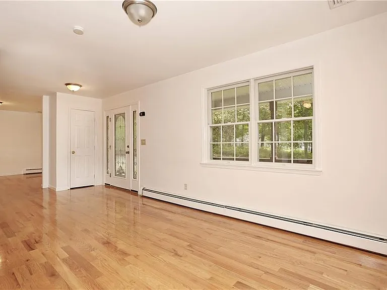 80 Old Quaker Hill Rd — Photo 8