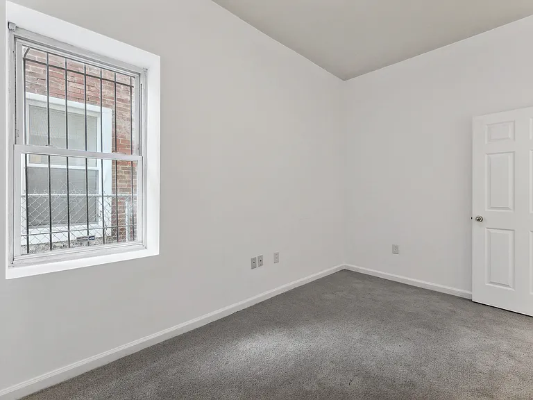 2252 N Park Ave #1 — Photo 10