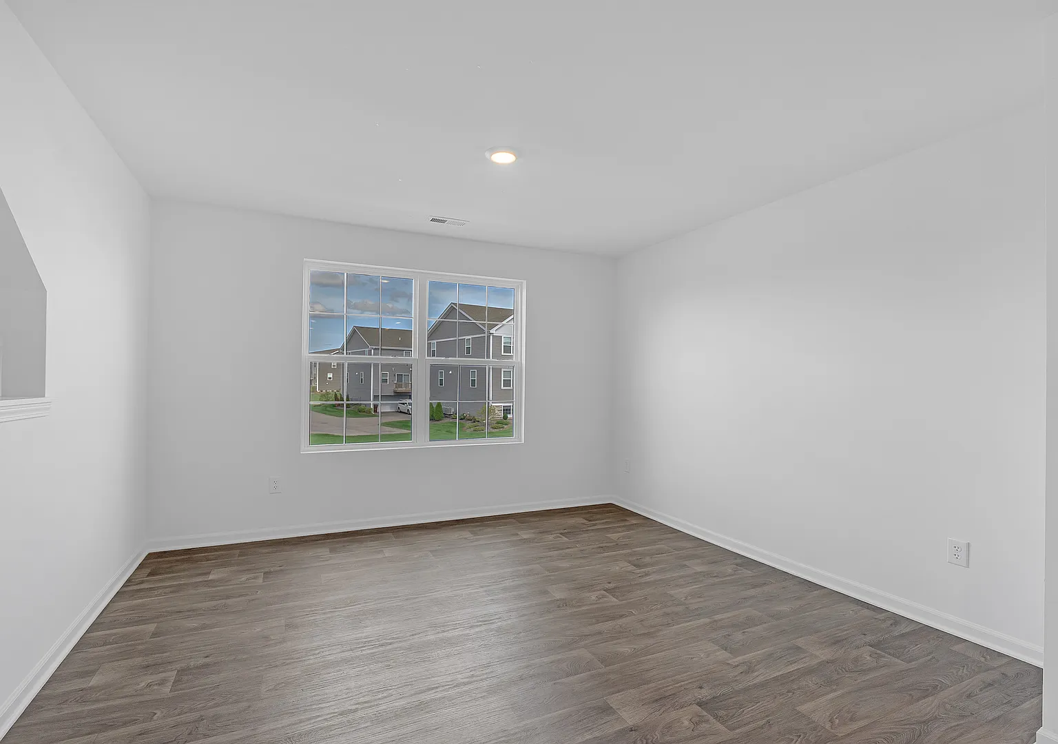 3 bed, 2.5 bath, 1758 sqft, $2,695 — Photo 2