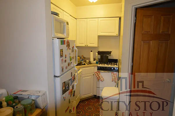 Rented by City Stop Realty | media 18