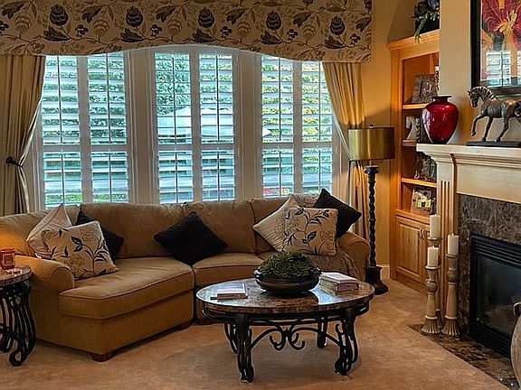 Living rm plantation blinds