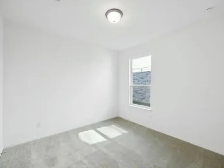 701 Union Dr — Photo 9