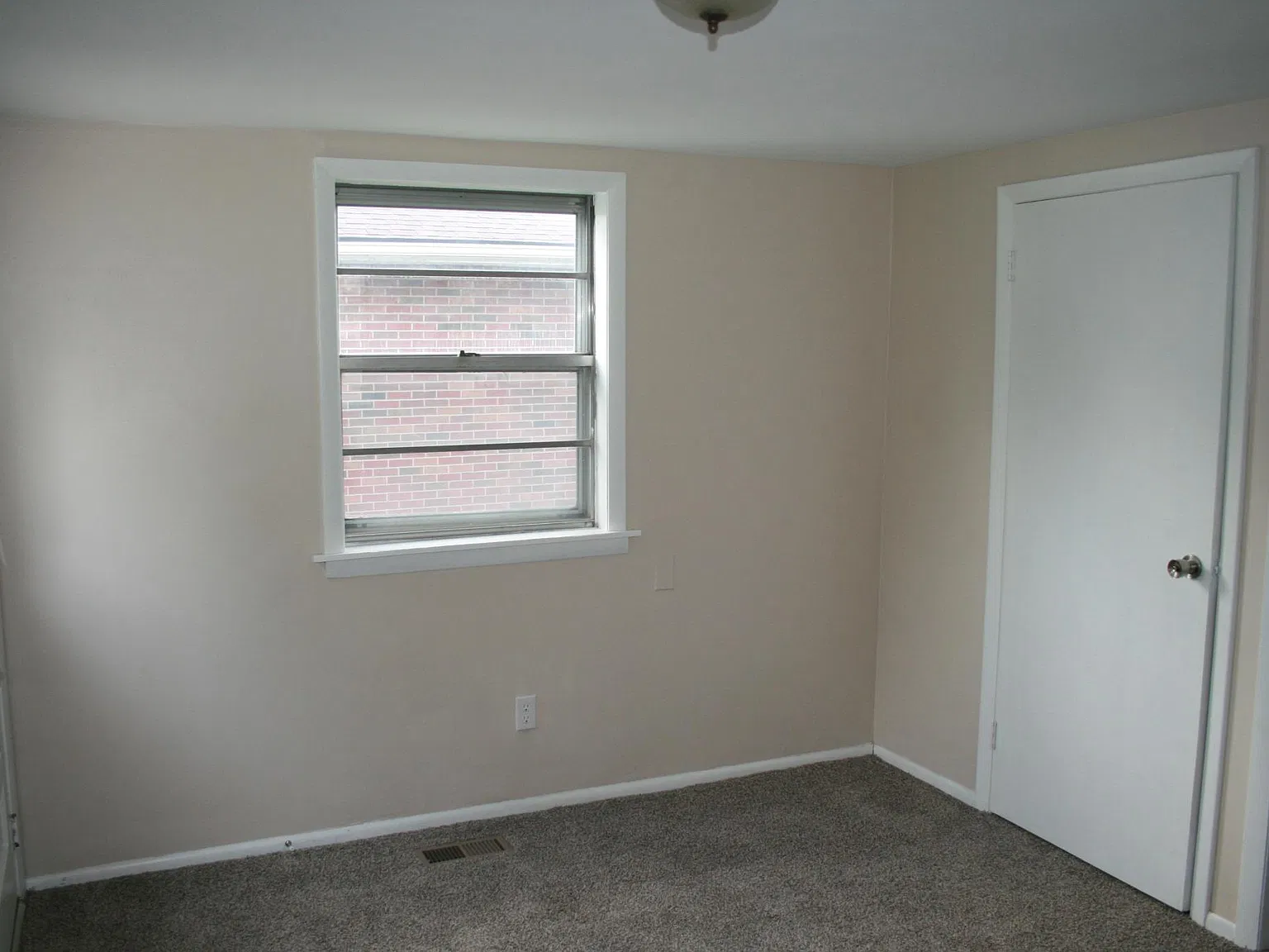 1 bed, $895 — Photo 4