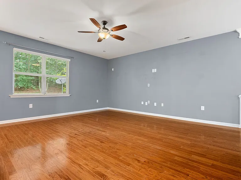 2708 Evanston Ave — Photo 6