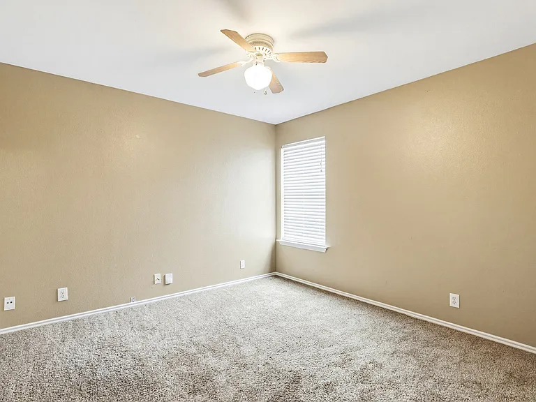 9139 Laguna Hls — Photo 14