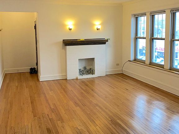 2nd image of 3052 N Ashland Ave APT 3