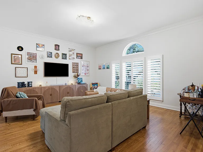5803 Cedar Cliff Dr — Photo 3