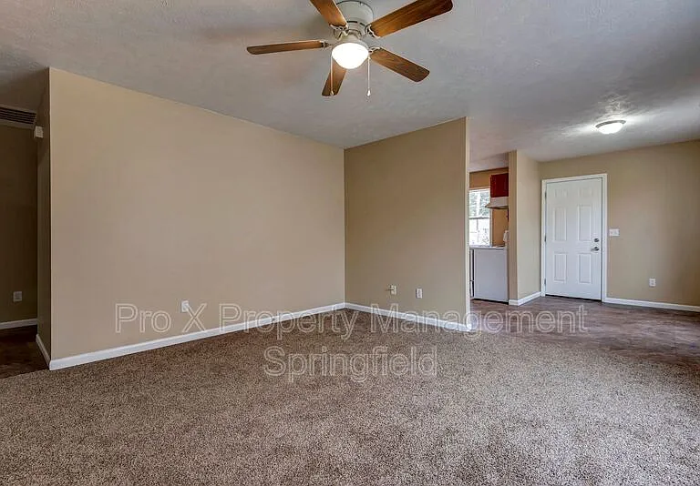 652 N Belview Ave #B — Photo 1