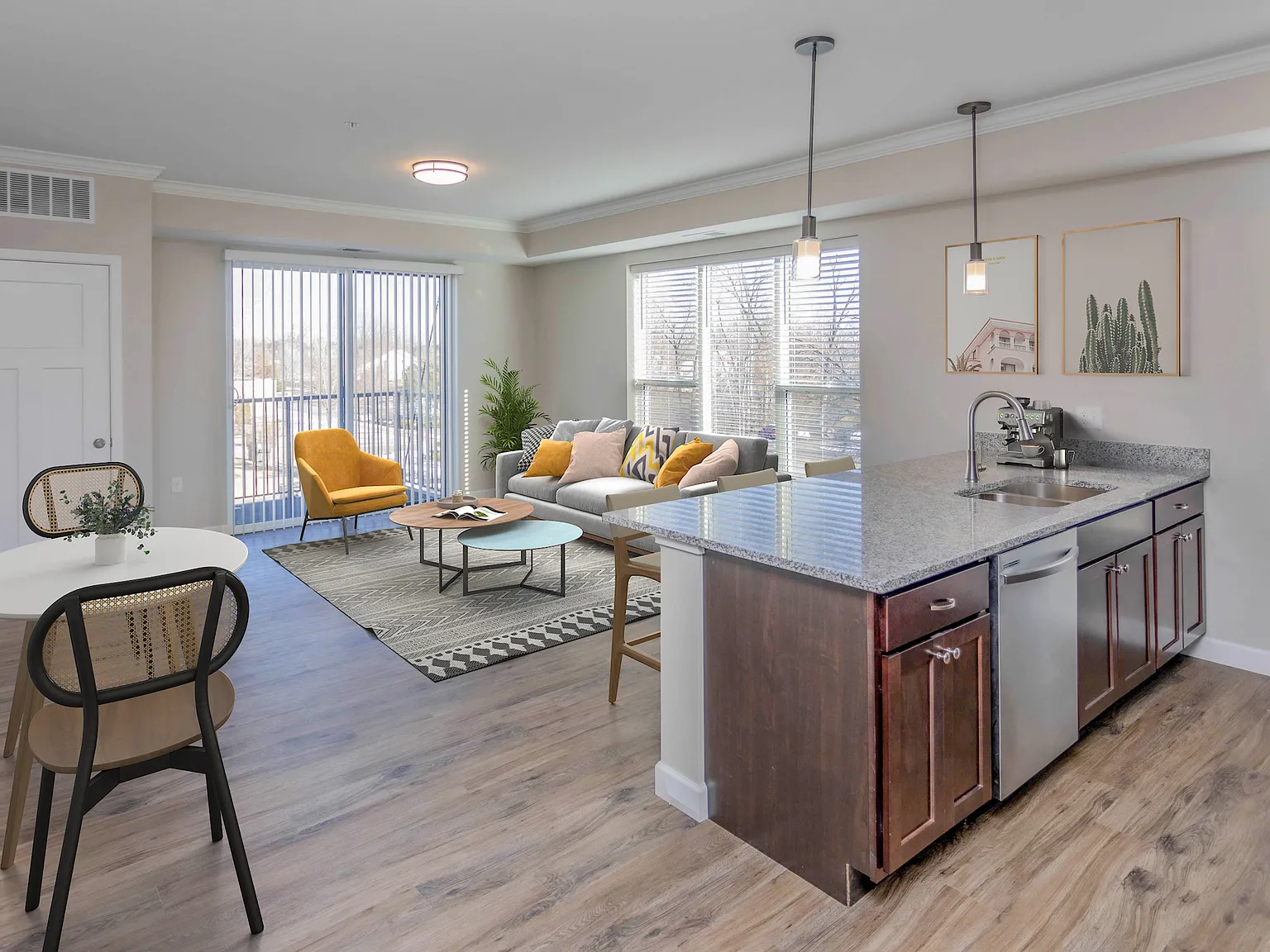 Eagan Heights Apartments — Photo 4