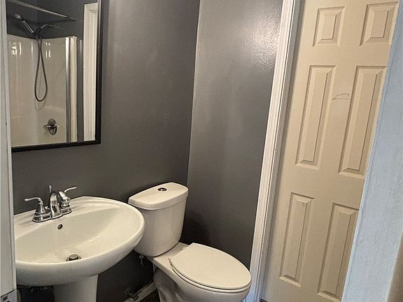 5th image of 915 Timberline Dr