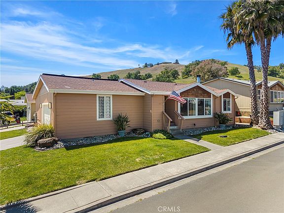 3rd image of 205 Island View Dr