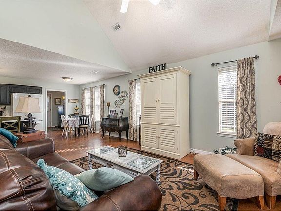 5th image of 2901 Levi Ln
