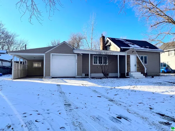 704 Grand Ave, Storm Lake, IA 50588