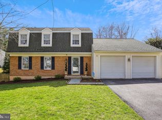 7404 Oskaloosa Dr, Derwood, MD 20855