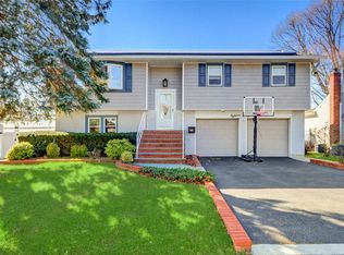 1808 Pettit Ave, North Merrick, NY 11566