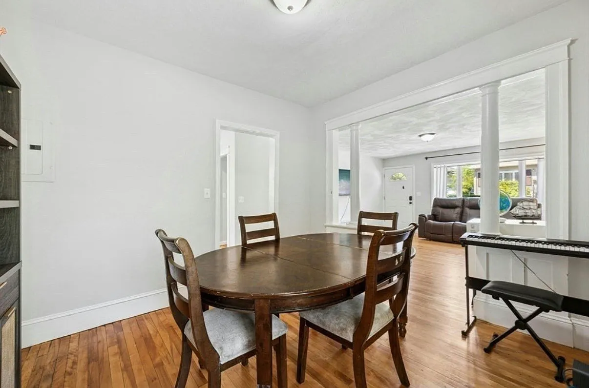 3 bed, 1.5 bath, 1100 sqft, $2,800 — Photo 4