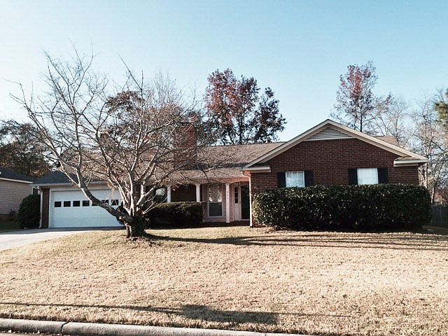 1st image of 631 Clinton Way W
