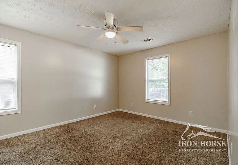 605 Baron Dr #B — Photo 10