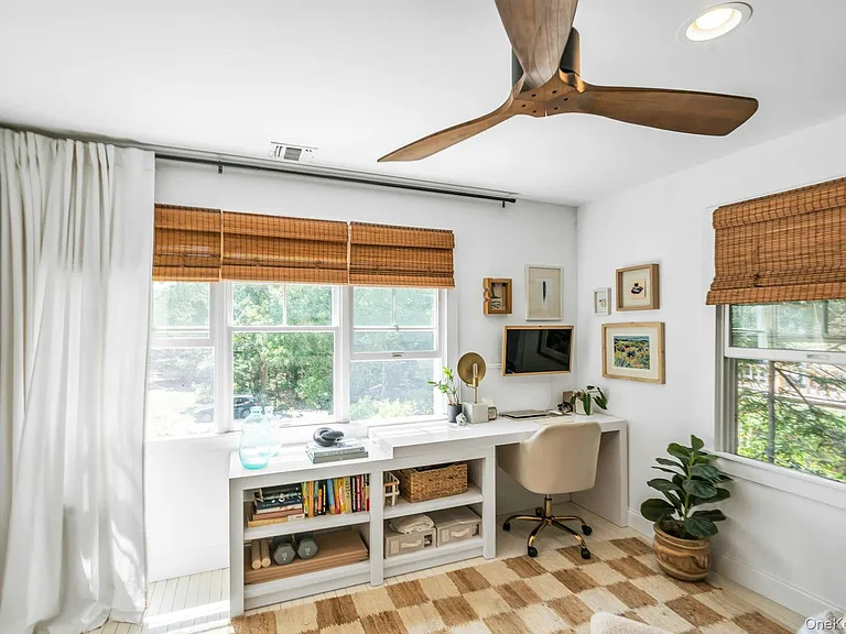 2705 W Creek Ave — Photo 19
