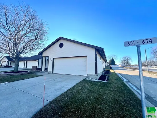 651 E 6th St #1-C, Aurelia, IA 51005