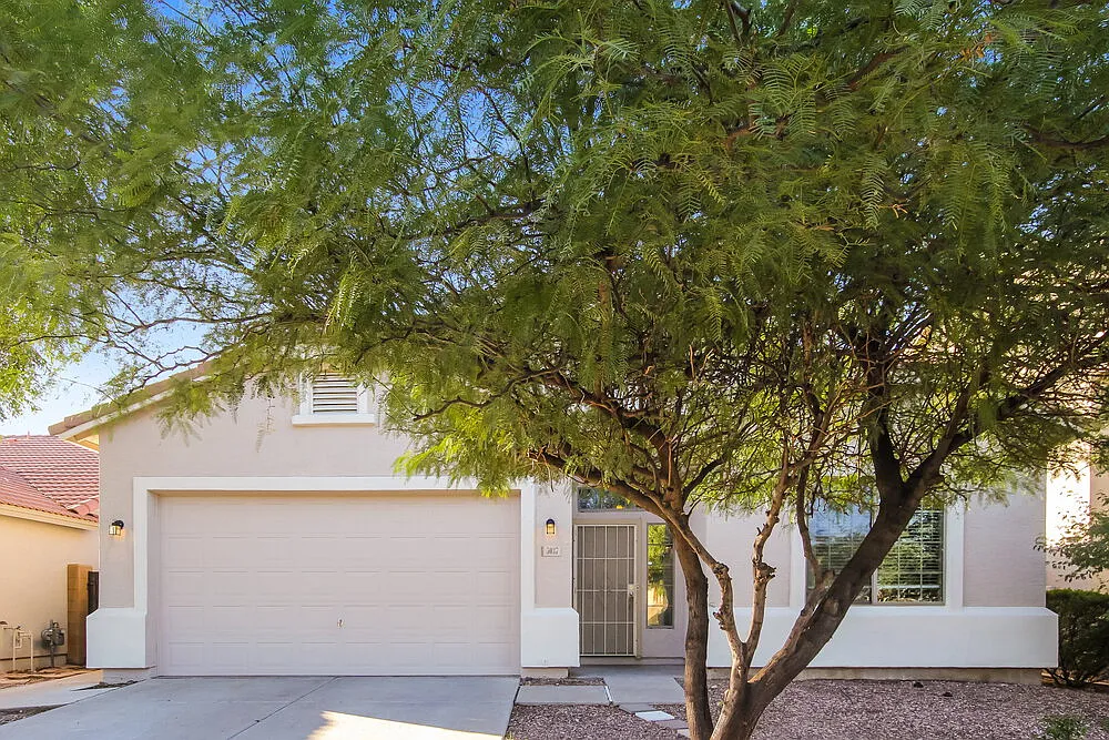 4 bed, 2.0 bath, 1880 sqft, $2,150 — Photo 1
