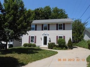 6818 Blanchard St, Wauwatosa, WI 53213