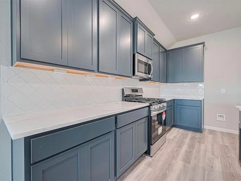 5818 Capri Forest Dr — Photo 7