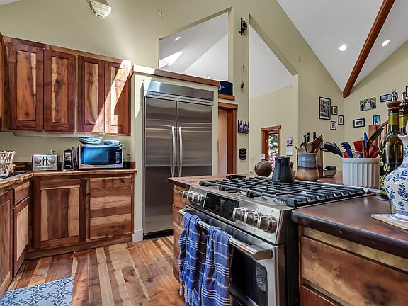 5th image of 2106 Davis Place Rd