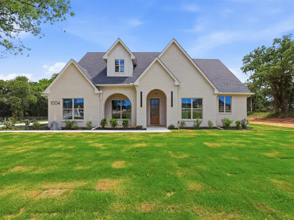 1004 Arbor Vis, Azle, TX 76020