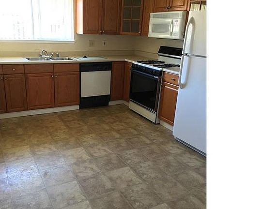 4th image of 1418 Alamo Dr APT A