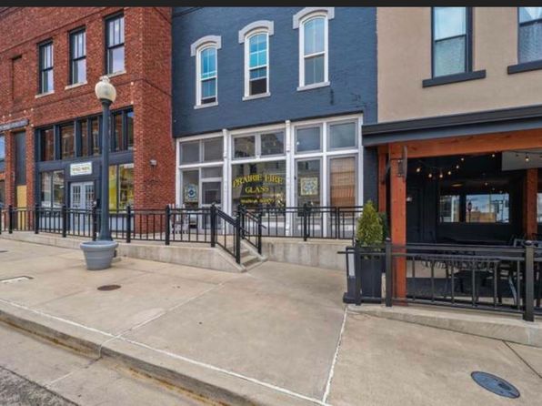 217 W Washington St