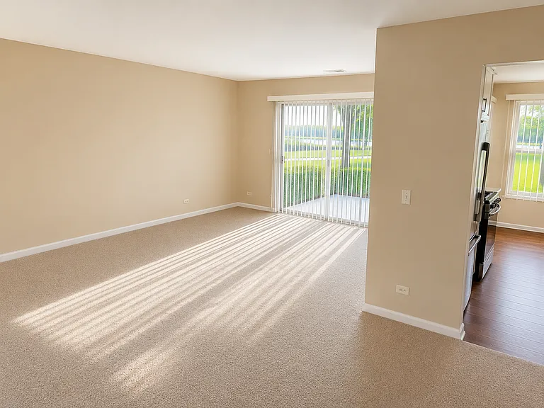 1340 Streamwood Ln — Photo 3