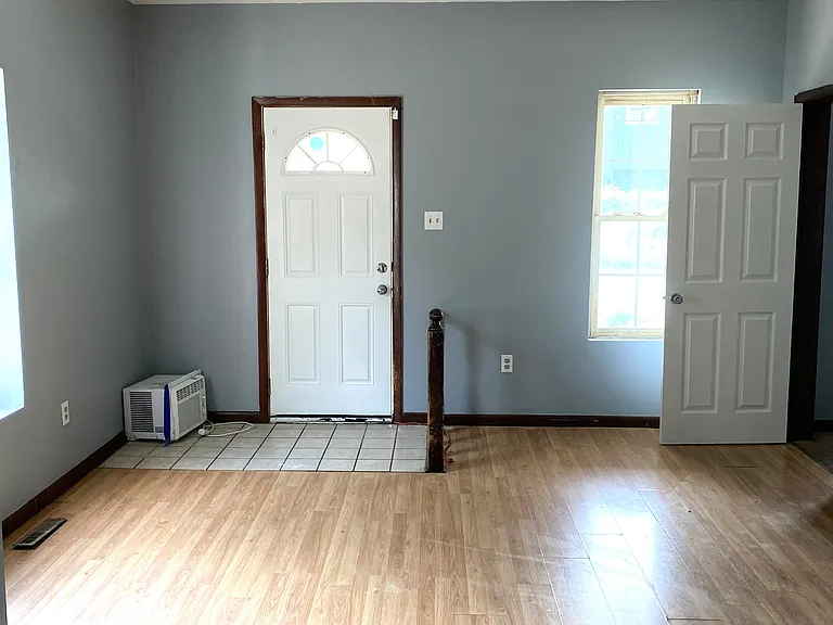 610 W 19th St #1 — Photo 3