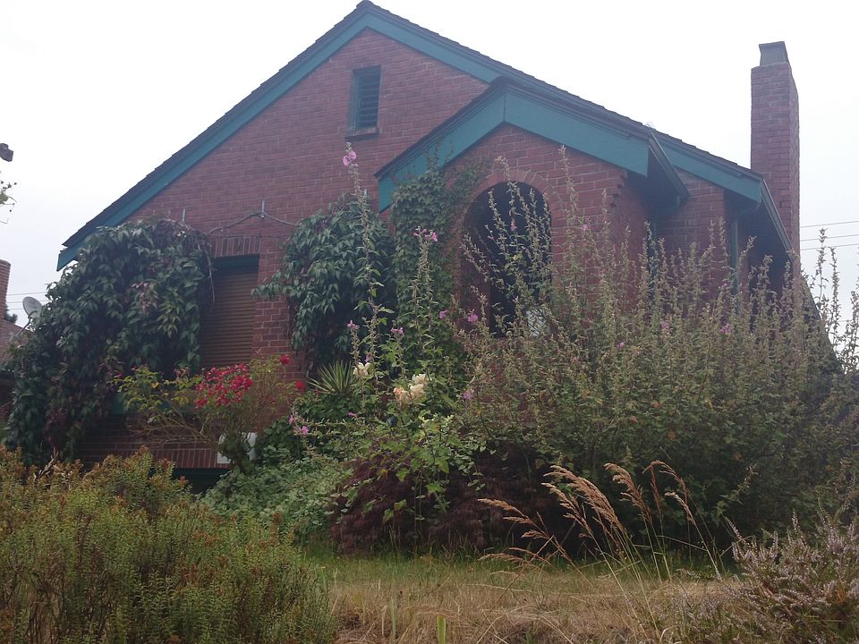 2nd image of 1728 47th Ave SW