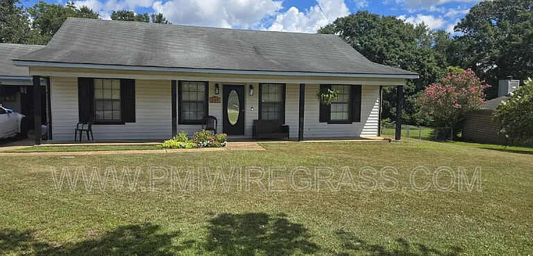 115 Blossom Dr — Photo 1