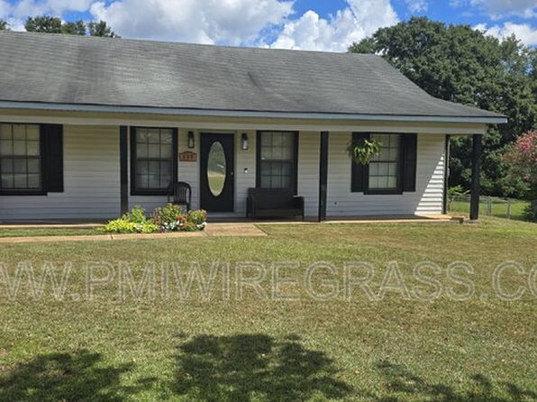115 Blossom Dr
