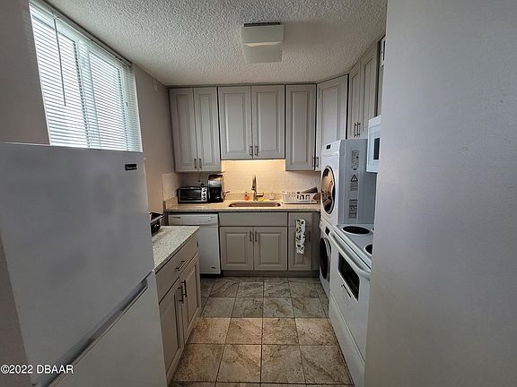 5th image of 2727 N Atlantic Ave #3160